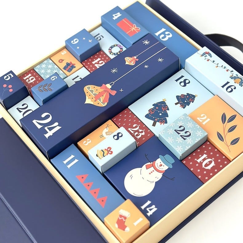 24 dagar av överraskningar — Rosa marmorerad adventskalender 2025