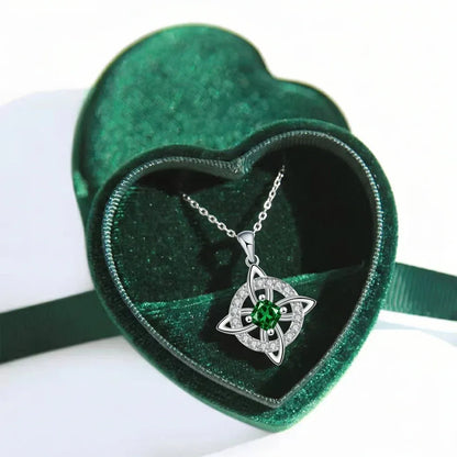 Halsband med häxknut och födelsesten