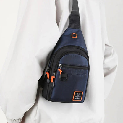 Vattentät crossbodyväska med flera förvaringsfack
